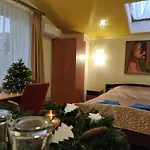 мальва Готель